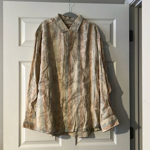 Stylin in the warm weather Tommy Bahama long sleeve button down